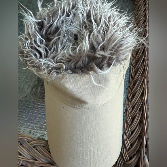 unbranded Other - Beige and Brown Woven Furry Head Hat